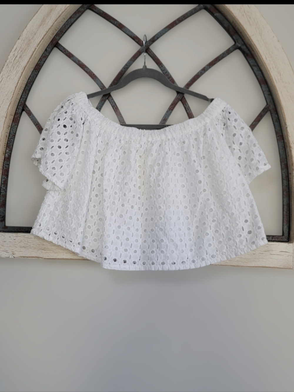 *NWT* Rebellion white eyelet off-the-shoulder crop top, Sz L